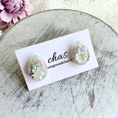 レジン ピアス エクリュホワイト 春 夏 ドライフラワー 1粒タイプ 不規則 レジン ピアス エクリュホワイト 春 夏 ドライフラワー 1粒