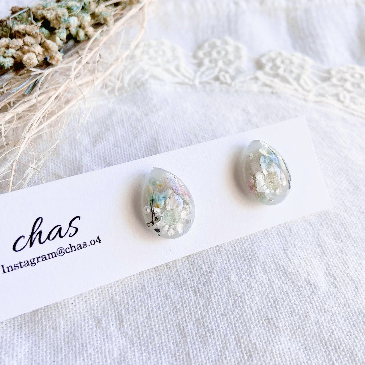 レジン ピアス ブラック 黒 1粒タイプ ドライフラワー 不規則 アシンメトリー 335】黒猫一粒レジンピアス(サージカルステンレスポストピアス