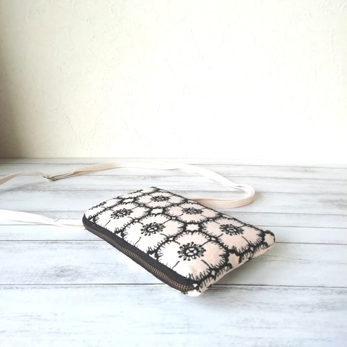 SALE☆ミナペルホネンanemone L字ファスナー,スマホポシェット