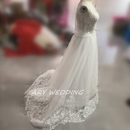 高品質！リーフ刺繍 ウエディングドレス 袖なし ボレロ+オーバー  