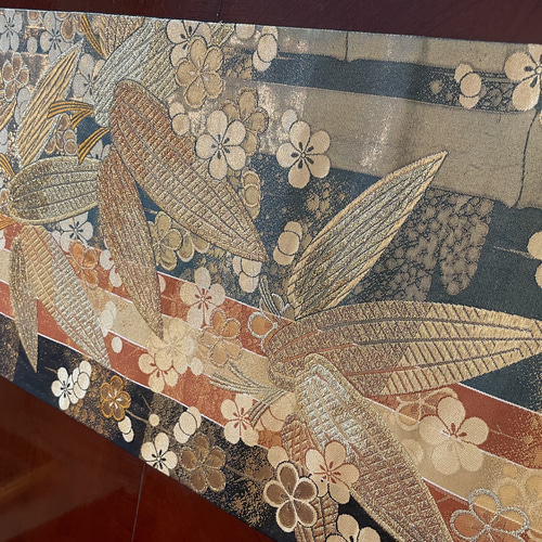 sasjママ様オーダー専用ページ タッセル付きテーブルランナー正絹袋帯リメイク 2270艶やかとシック！袋帯リメイク タッセル付き正絹テーブルランナー