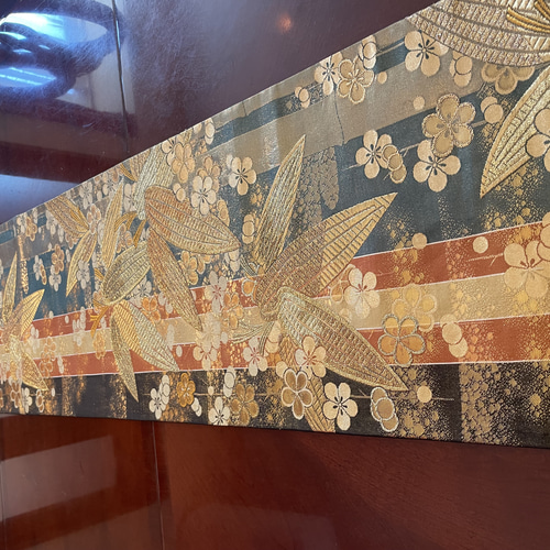 sasjママ様オーダー専用ページ タッセル付きテーブルランナー正絹袋帯リメイク 2270艶やかとシック！袋帯リメイク タッセル付き正絹テーブルランナー