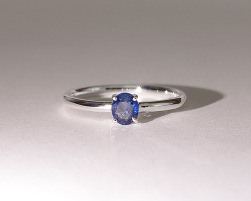 期間限定20％オフSALE】0.3ct サファイアのシルバーリング【9月誕生石