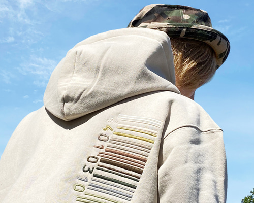 ぱ*お様 ハート刺繍クリーム色ジップアップパーカー ぱ*お様 ハート刺繍クリーム色ジップアップパーカー ぱ*お様 ハート