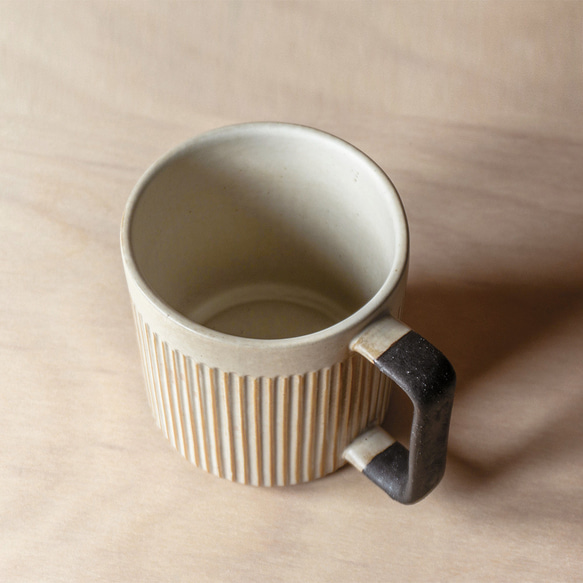 無我系列 /米褐色550ml直紋馬克杯＋泡茶組（茶隔蓋子） 第6張的照片