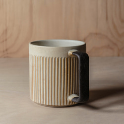 無我系列 /米褐色550ml直紋馬克杯＋泡茶組（茶隔蓋子） 第3張的照片