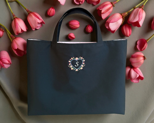 ハート×イニシャルが可愛い／レッスンバッグ|リバティ|名入れ|刺繍