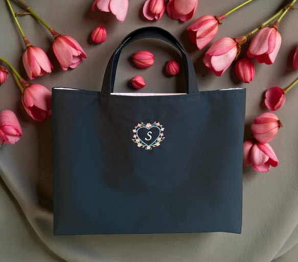 ハート×イニシャルが可愛い／レッスンバッグ|リバティ|名入れ|刺繍