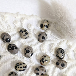 天然石 ダルメシアンジャスパー オーバル カボション 10✕8㍉ 4個 パーツ 1枚目の画像