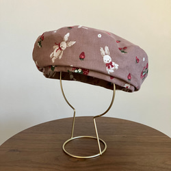 うさぎと苺のコーデュロイベレー帽（ブラウン）　ベビー・キッズ 1枚目の画像