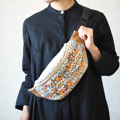 ボア素材のボディバッグ(M)/リバティOrchard ボディバッグ・ウエスト