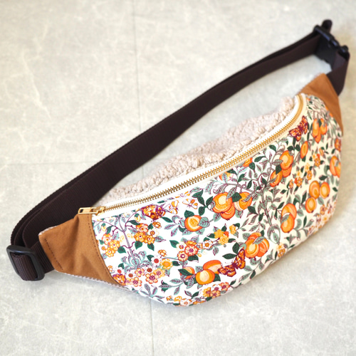 ボア素材のボディバッグ(M)/リバティOrchard ボディバッグ・ウエスト