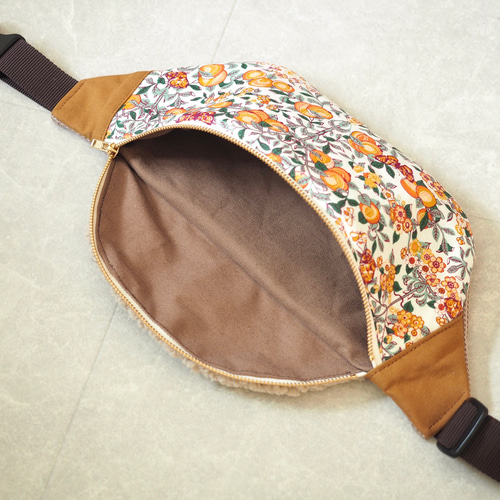 ボア素材のボディバッグ(M)/リバティOrchard ボディバッグ・ウエスト