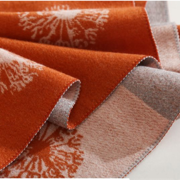 タンポポ模様の羊毛ケープ ウールマフラー ネックウォーマー ダブルフェイスの襟巻き フリンジ付き 寒さ対策 3枚目の画像