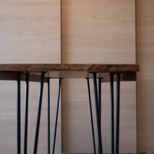 古材使用)耳付きブビンガ(無垢)の天板にアイアンレグのサイドテーブル