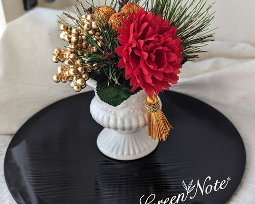 おはな　3点　お供え花　三日月リース　玄関用アレンジメント 三日月リース】 Crescent Wreath 通販｜プリザーブドフラワー