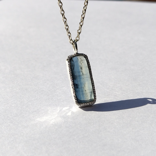 ネパール産カイヤナイト×純銀ネックレス/シルバーペンダント