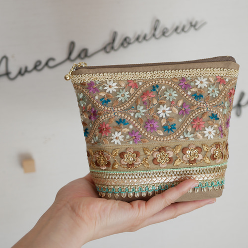 インド刺繍リボン　ポーチ インド刺繍リボンのマチありポーチ