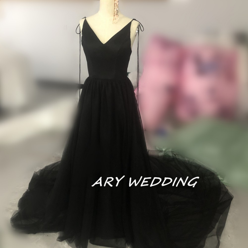 人気上昇！黒 Vネックドレス 背中見せ 起きよ ソフトチュール 二次会  