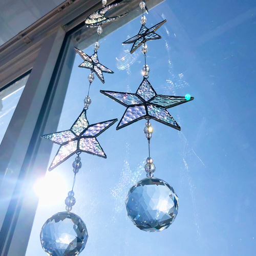 ✴︎新作✴︎水晶と月と星のオーロラガラスのサンキャッチャー  