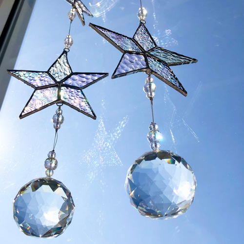 ✴︎新作✴︎水晶と月と星のオーロラガラスのサンキャッチャー