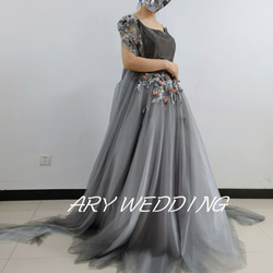 豪華！彩色洋裝灰色蓬鬆袖花朵圖案公主線派對後新娘舞台禮服長裙 第7張的照片