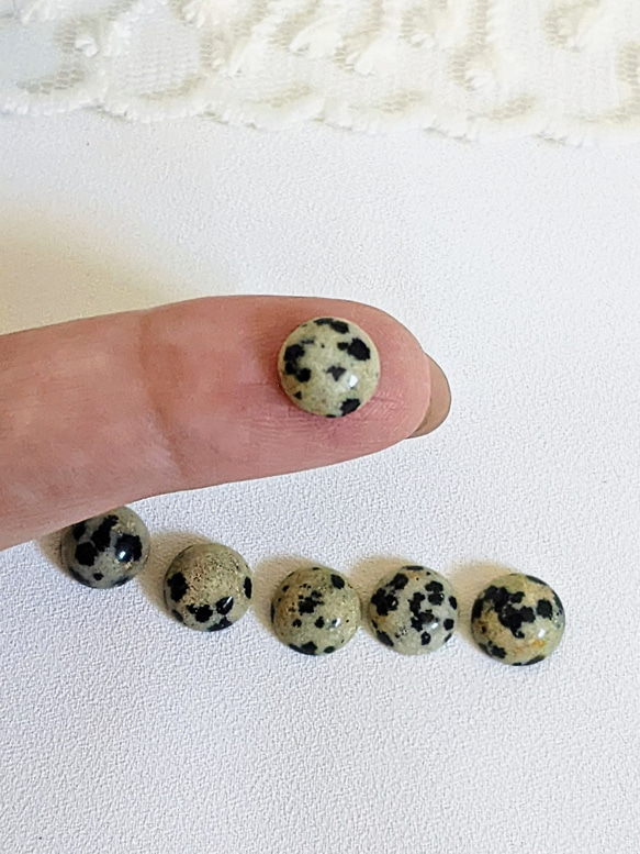 【再販】天然石 ダルメシアンジャスパー ラウンド カボション 8㍉ 4個 パーツ 5枚目の画像