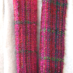 手織りウールマフラー(よこ糸にリング糸、グリーン横じま) 5枚目の画像