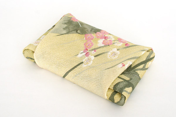 風呂敷　ふろしき　包み　絹100%　日本製　ギフト　名作　松尾敏男　梅 45cm/68cm幅 1枚目の画像