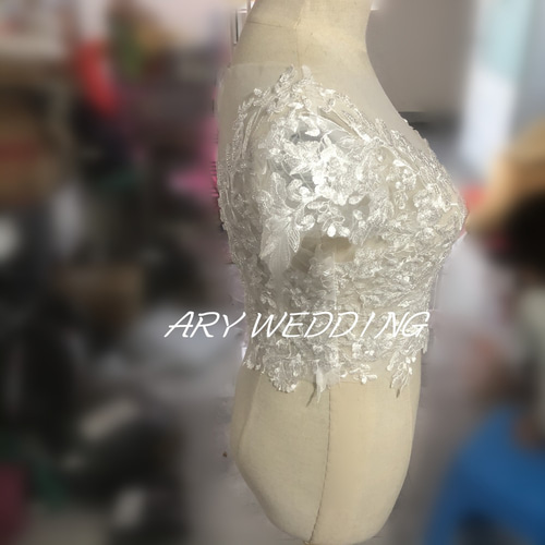 大好評中！ウエディングドレス トップスのみ 3D立体レース刺繍  