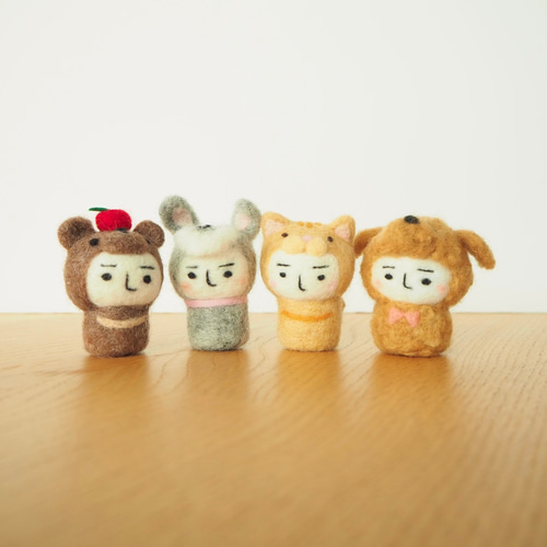 羊毛フェルト＞手のりサイズのミニこけし（トイプードル） 羊毛