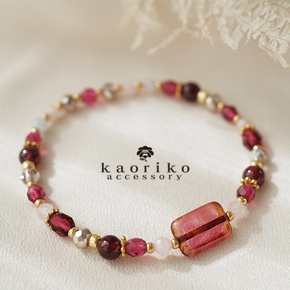 木苺色のチェコビーズブレスレット ブレスレット kaoriko 通販