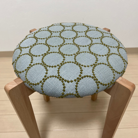 ミナペルホネン タンバリン 角脚 丸 スツール 【ライトブルー】 椅子 ハンドメイド スタッキングスツール 腰掛け 5枚目の画像