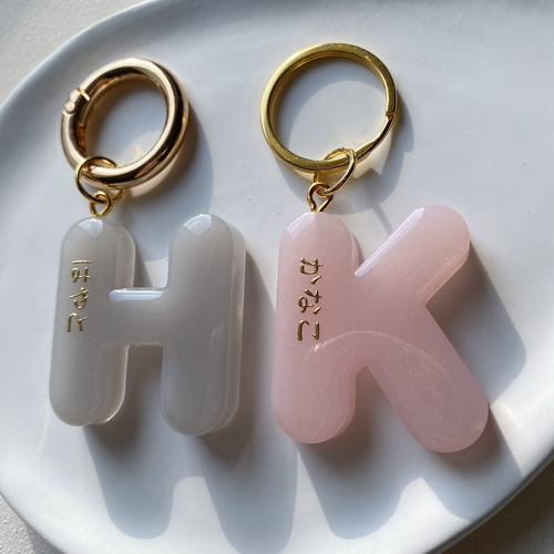 イニシャルバックチャーム【はなまるページ】イニシャルキーホルダー イニシャルチャーム イニシャル キーホルダー チャーム バッグ