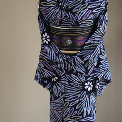 ◇現代 有松鳴海絞　浴衣◇【濃紺 桃黄】スターマインのような大輪の花が大人かっこいい　裄69ｃｍ　木綿浴衣　 3枚目の画像