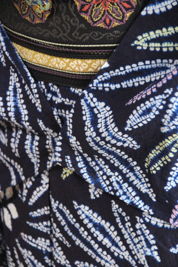 ◇現代 有松鳴海絞　浴衣◇【濃紺 桃黄】スターマインのような大輪の花が大人かっこいい　裄69ｃｍ　木綿浴衣　 7枚目の画像