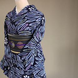 ◇現代 有松鳴海絞　浴衣◇【濃紺 桃黄】スターマインのような大輪の花が大人かっこいい　裄69ｃｍ　木綿浴衣　 10枚目の画像