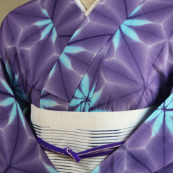 ◇現代 有松鳴海絞　浴衣◇【紫×水色】水面に漂う雪花　板締め絞り　トールサイズ裄67ｃｍ木綿浴衣　 1枚目の画像