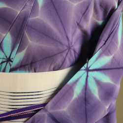 ◇現代 有松鳴海絞　浴衣◇【紫×水色】水面に漂う雪花　板締め絞り　トールサイズ裄67ｃｍ木綿浴衣　 4枚目の画像