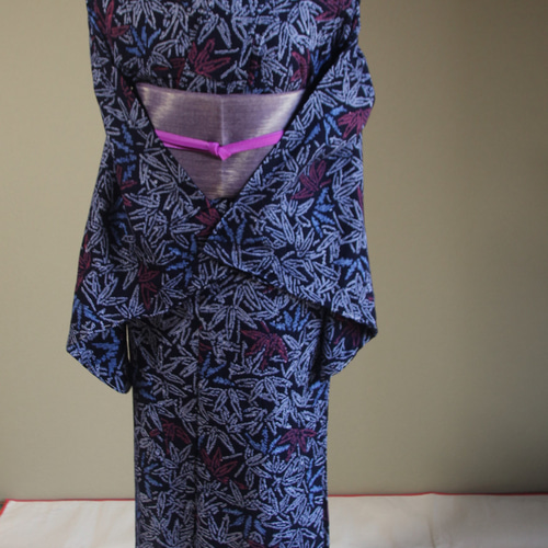 A60有松鳴海絞り 浴衣 花 綿　紺青　美品　トールサイズ　バチ襟 ◇現代 有松鳴海絞 浴衣◇【濃紺】細かい絞りの笹模様が普遍的な