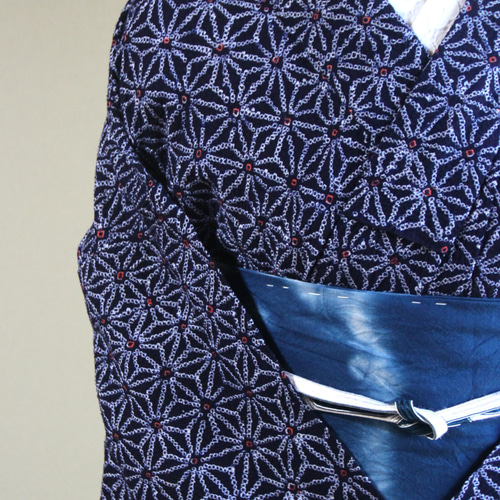 ◇現代 有松鳴海絞 浴衣◇【濃紺 朱】高級感を感じる細かい絞り ◇現代 有松鳴海絞 浴衣◇【濃紺 朱】高級感を感じる細かい絞り