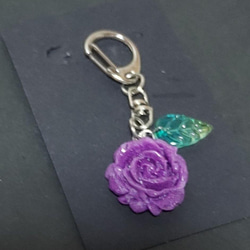 【ハンドメイド】紫薔薇 バッグチャーム 2枚目の画像