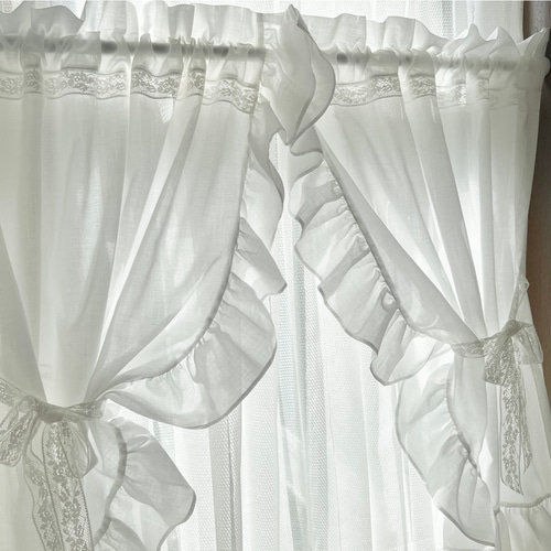 フリルカフェカーテン♡オフホワイト オフホワイト フリル カフェカーテンの通販 by EMI's Garden休業