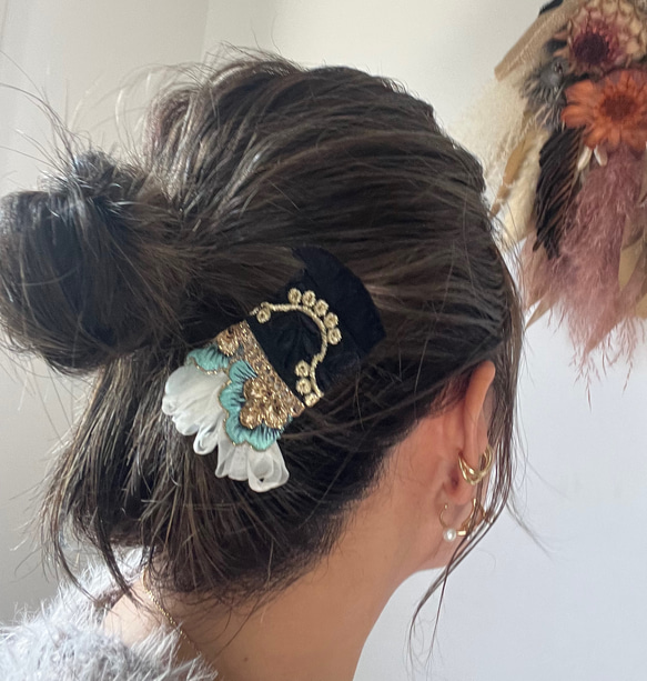 インド刺繍　バレッタ　ヘアアクセサリー　大人かわいい　シフォン 1枚目の画像