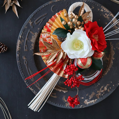 紅白椿と扇の迎春しめ縄飾り2024 椿 紅白 扇 お正月飾り しめ縄飾り 白