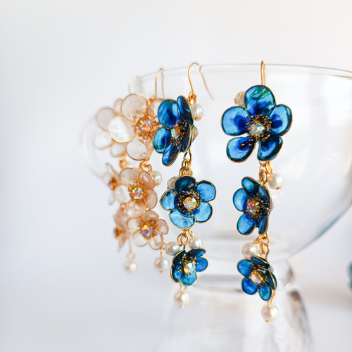 ゆらゆらと 連なって咲く花 桜 梅 【ホワイト・ブルー】ロング