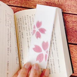 おしゃれに美しく透けるしおり 和風 白黒　りんご　桜　レジン　3Dプリンター　モノクロ　大人可愛い　かわいい　透明感 6枚目の画像