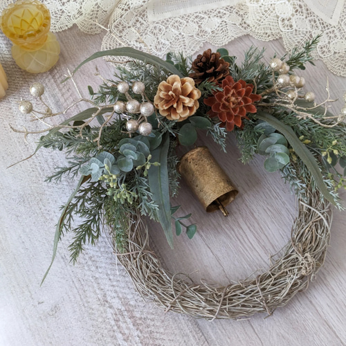 ユーカリと木ノ実と花々　リース 木の実たっぷりユーカリのリース／ドライフラワー /結婚祝い/母の日