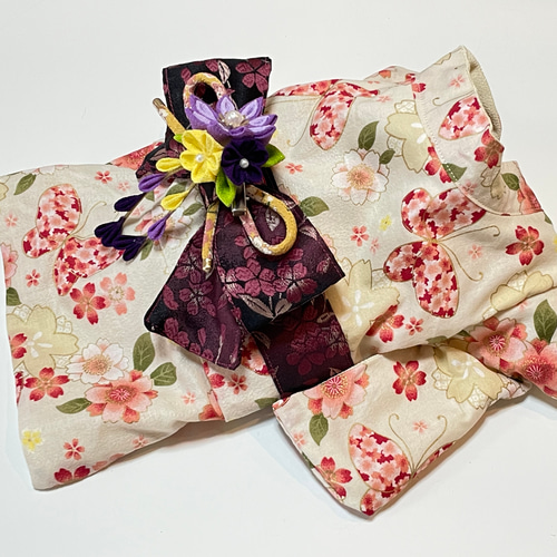 ☆犬服☆つまみ細工帯飾り付き 犬用着物 女の子用 蝶と桜柄 ホワイト