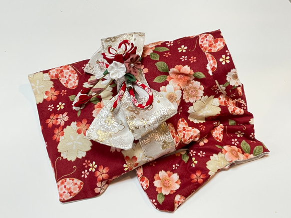 ☆犬服☆つまみ細工帯飾り付き 犬用着物 女の子用 蝶と桜柄 レッド